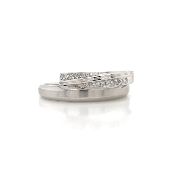 Middle Thin Satin & Sloped Half Eternity